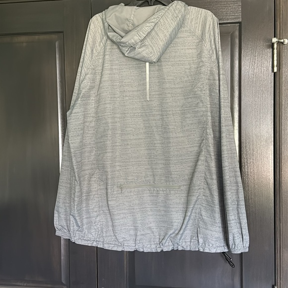 ASICS‎ Men’s gray light rain jacket size XL - Picture 7 of 9